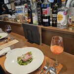 オステリア プロフーモ - カウンター席より