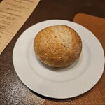 オステリア プロフーモ - 焼き立て天然酵母の全粒粉パン