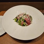 オステリア プロフーモ - 生ハムとパルミジャーノレッジャーノのベビーリーフサラダ