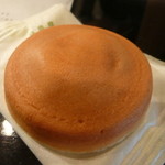 阿闍梨餅本舗 京菓子司 満月 -  ほんのり温かくホッコリします。