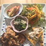 みんなの家庭科室 - 地元野菜をふんだんに使い、栄養バランスも考えられている、身も心も元気になるランチ