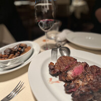 37 Steakhouse & Bar - 