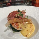 ラトリエ ドゥ ジョエル・ロブション - オマール海老のブランシャ焼　リコッタチーズを合わせたパヒヨットとソースオランデーズを添えて