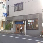 やぶ善 - 教科書にも載る歴史ある商店街、不動通りの路面店です。