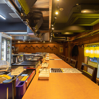 当店は喫煙OKやで！でも、喫煙せえへんお客様も安心してな。強力な換気やから。