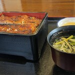 松乃家 - 北向きの窓からの障子越しの光を背にしているので、いつもと質感が大きく違う