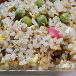 中華料理 ポパイ - なるとの赤、グリーンピースの緑、卵の黄色の３色共演！