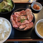 炭火焼肉 せん - 黒毛和牛せんランチ