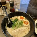 麺屋はる - 白とんこつ煮玉子