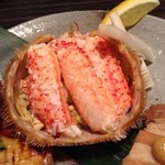 松もと - 毛蟹。脚肉の下には蟹みそで和えられた剥き身。