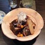 松もと - 丸大根と丸の旨煮。