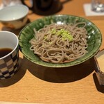 手打ち信州蕎麦と旬彩会席 陽乃彩 - 手打ち蕎麦に添えられた安曇野産の本山葵は、辛みより風味を楽しめるように粗削りで蕎麦との相性も抜群