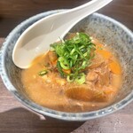 立ち呑み ソメアカ - あら煮込み豆腐（冬は美味さ３割増し）