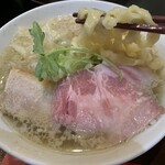 手打ち正麺 Hachimitsu - 背脂そば¥950