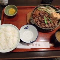 荒井屋 本店 - 牛鍋定食