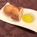 クラブ・ヴィアージュ - パン