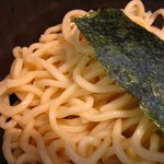 前略っ。 つけそばまるきゅう - 麺アップ