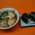 家康 - ラーメン+むすびのセット７００円