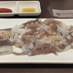 テジョンデ 鮮 サンナッチ館 - 自分で獲ったイイダコはごま油と塩orチュジャンをつけていただきます。