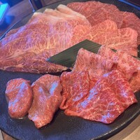 焼肉うしごろ 新宿三丁目店 - 