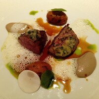 レ セゾン - 和牛イチボ肉のポワレにハーブバターを添えて トリュフ風味のドフィーヌ