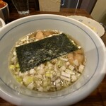 奈つやの中華そば - 出汁が強いつけ汁