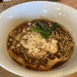 中華蕎麦 はざま - ペッパーがしっかり多め　