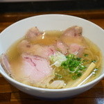 町田汁場 しおらーめん進化 -  チャーシュー麺