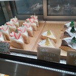 M.s デリカテッセン and パティスリー - カットケーキもあります