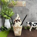 ピカタの森アイス工房 - カフェラテフロート
