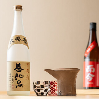 青森産を中心とした多彩な地酒で一献。ワインもございます