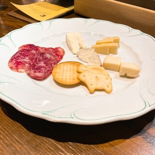 チーズとコの字 チカセル_1