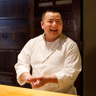 佐藤浩二氏（サトウコウジ）‐‐職人仕事に憧れ鮨職人に
