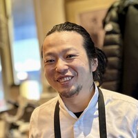 エチョラ - 清水シェフとちょっとお話ができたが、毎年スペイン・バスクのレストランやワイナリーに行かれており、バスクの味を追求する研究熱心な好感が持てる料理人。