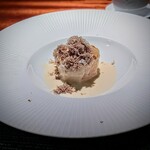 蒼 - ３年熟成 北あかりのグラタンに、白トリュフの雪。ジャガイモの甘さが濃厚で、それに負けないホワイトソース。そして負けない白トリュフの香り。何回か頂いたはずだけれど過去最高♪圧巻!！