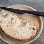 レヴォ - ⑯自家製天然酵母のバケット