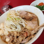ラーメン二郎 - ラーメン半分＋青ネギうずら崩