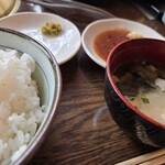 やきにく　なか園 - ご飯 お味噌汁