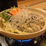 石松 - ◎牡蠣なべ、牡蠣の身が厚く食べ応えあり