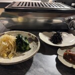 배고파  - ナムル、梅ひじき、青唐辛子味噌