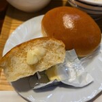 キッチン ブルー グローブ - ハーフのロールパン