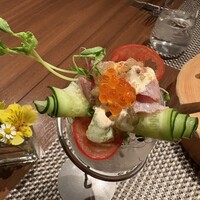 ルサンク  - ◉ 鮮魚のカルパッチョ
                　☘️アボカドのアイスクリームが
                　　鮮魚を更に美味しくさせてました！