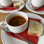 アマルフィイ デラセーラ - カボチャのミネストローネ 自家製フォカッチャ