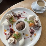 アマルフィイ デラセーラ - クリスマス特製デザートの盛り合わせ