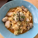 アマルフィイ デラセーラ - 広島産の牡蠣と 冬野菜「わわさい」を使ったマリナーラ仕立て もっちり食感の生パスタのフィットチーネで