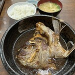 金時食堂 - 鯛のあら炊き、ごはん小、みそ汁