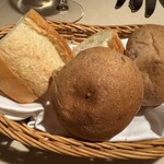 ザンビ - くるみパン、バケット