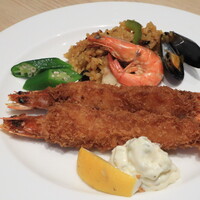 ベルテンポ - 【温製料理】パエリア、海老フライ