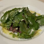 CANE & Gatto - 黒毛和牛イチボのビステッカ ルッコラ トマト パルメザンチーズ添え