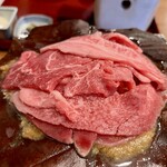 久田屋 - 飛騨牛が気前よく、たっぷりのってます！